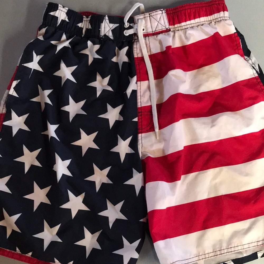 Men’s swim trunks size 32-34